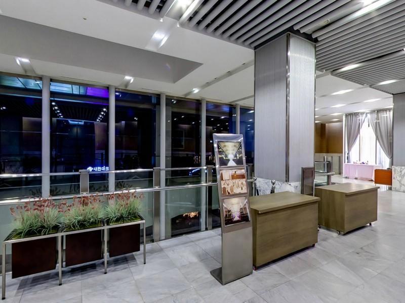 Gumi Century Hotel