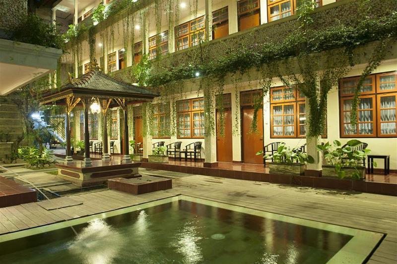 Catur Adi Putra Hotel