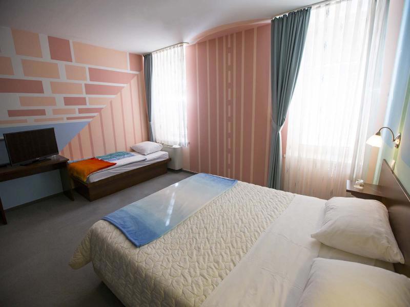 Hotel Center