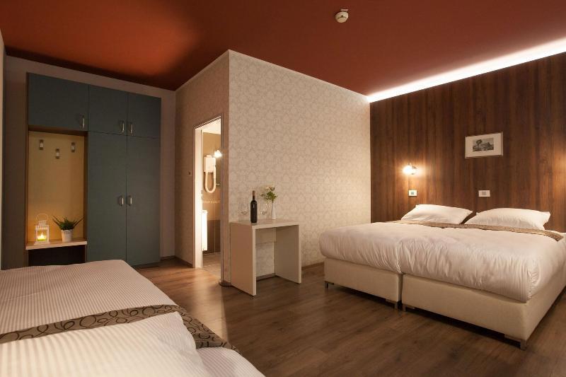 Hotel Center