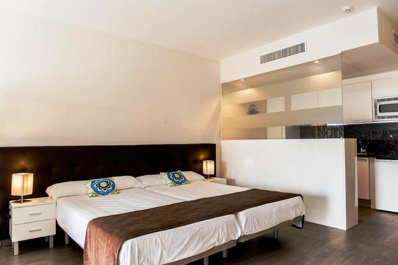 Bluesea Dimona Suites