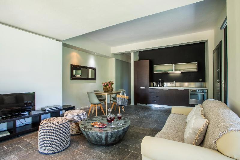 Sani Woods Apartments galeri fotoğrafı
