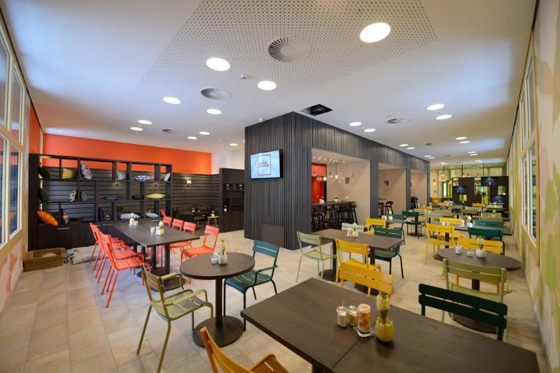 Hwest Hotel Hall