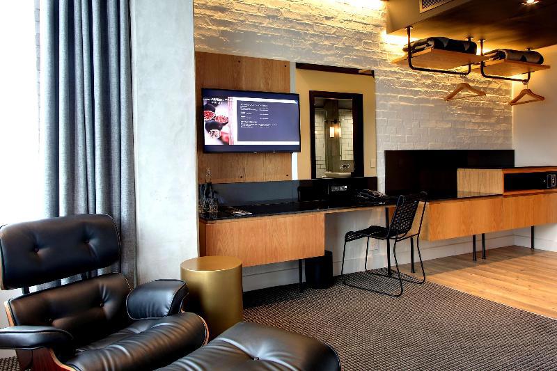 Century City Hotel Urban Square