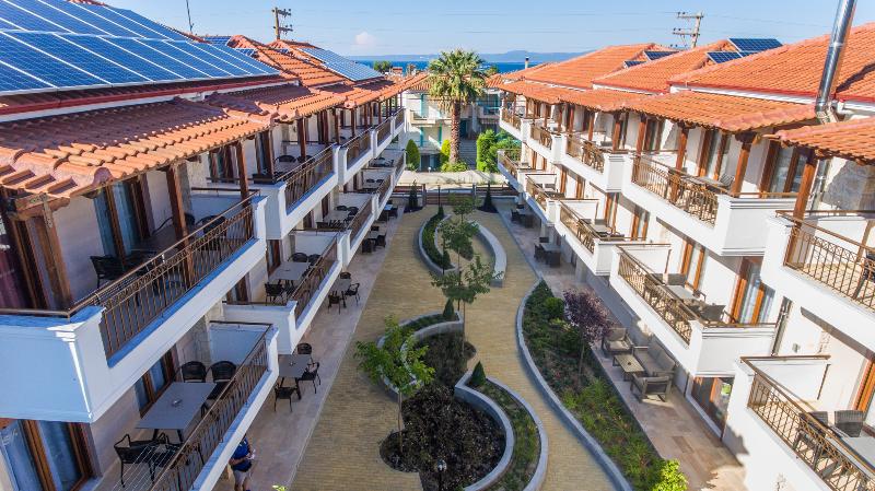 Apanemia by Flegra Hotels fotoğrafı