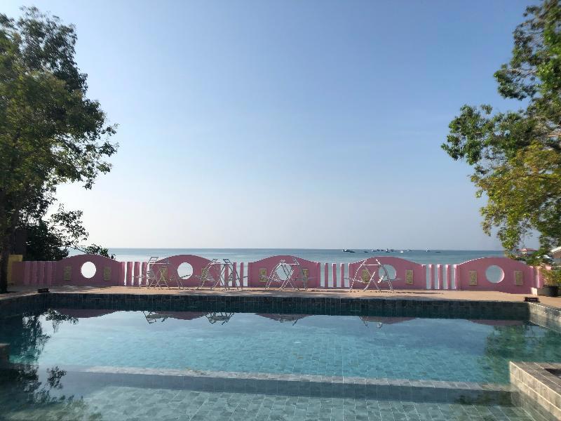 Chom By The Sea