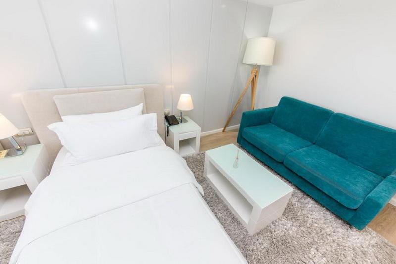 Demi Hotel
