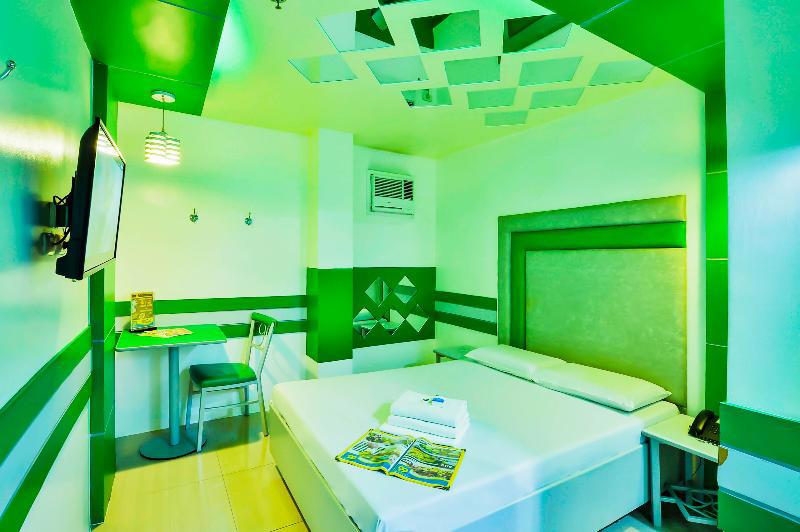Hotel 99 Monumento Caloocan