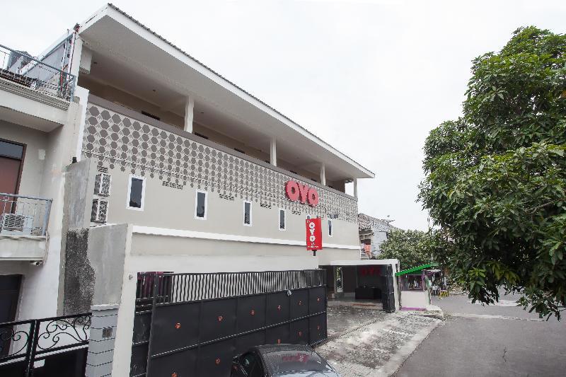 Capital O 134 Lg Residence
