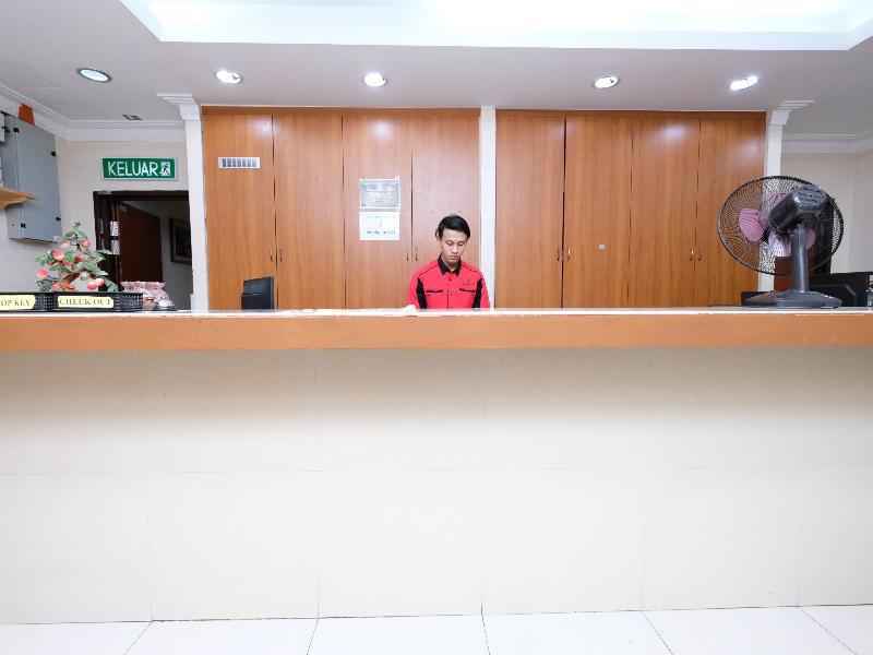 Super Oyo 707 Ayuni Hotel