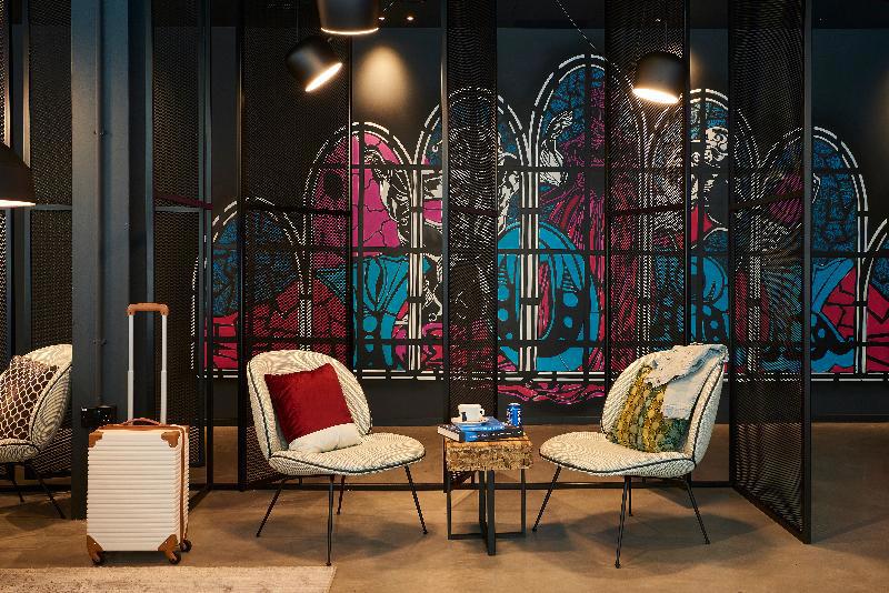 Moxy York