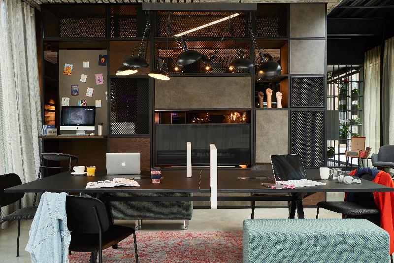 Moxy York