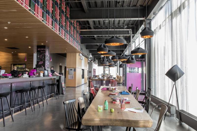 Moxy York