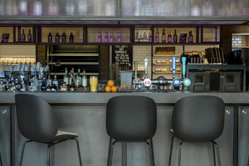 Moxy York