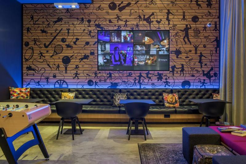 Moxy York