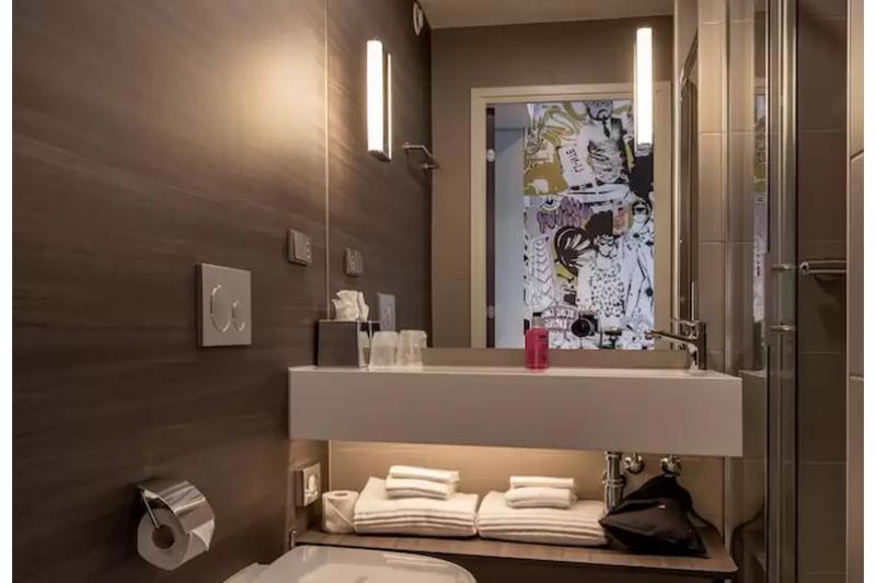 Moxy York