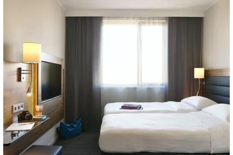 Moxy York