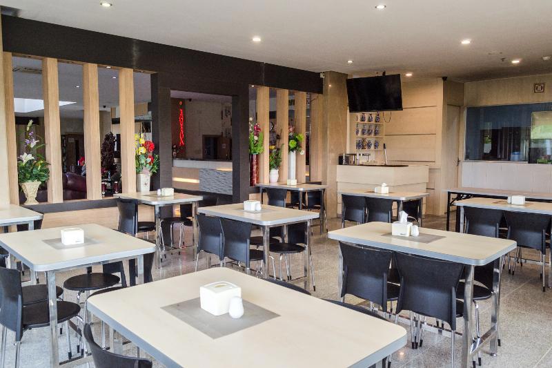 Aviari Hotel