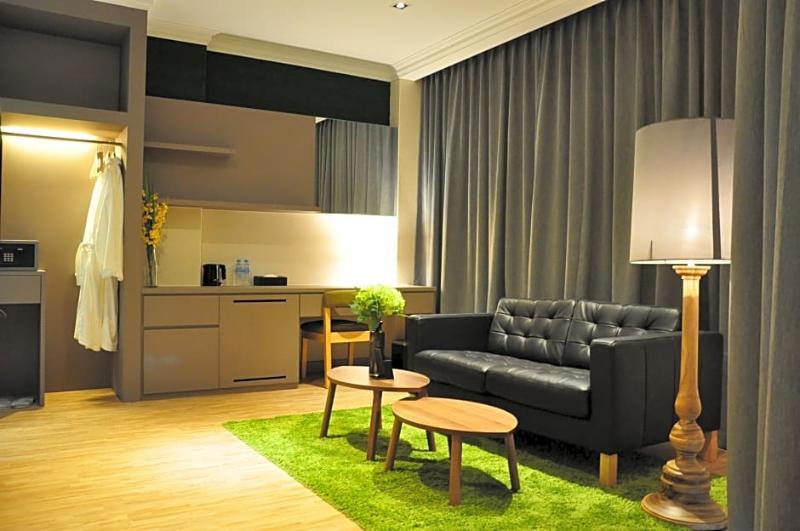 Champion Hotel