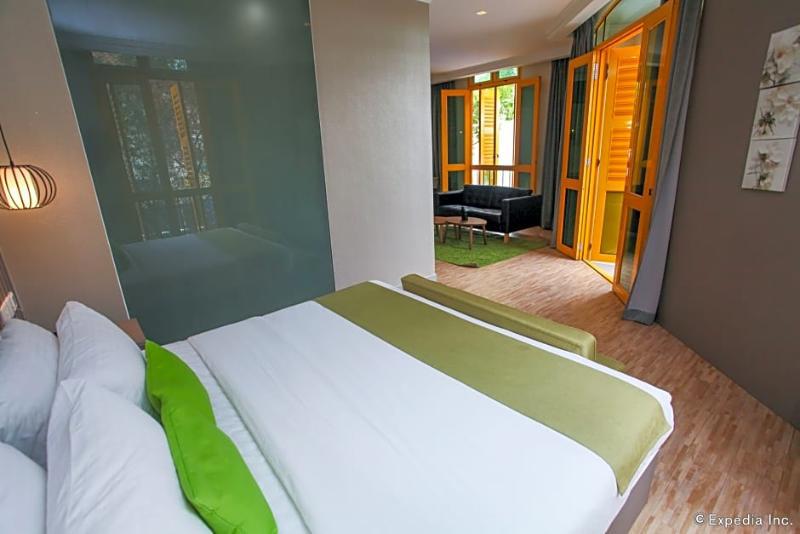 Champion Hotel