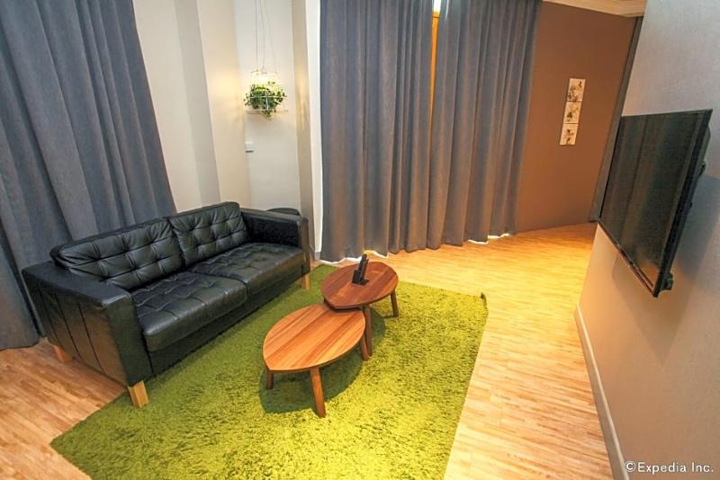 Champion Hotel