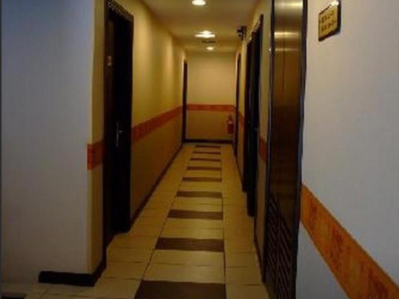 1 City Hotel