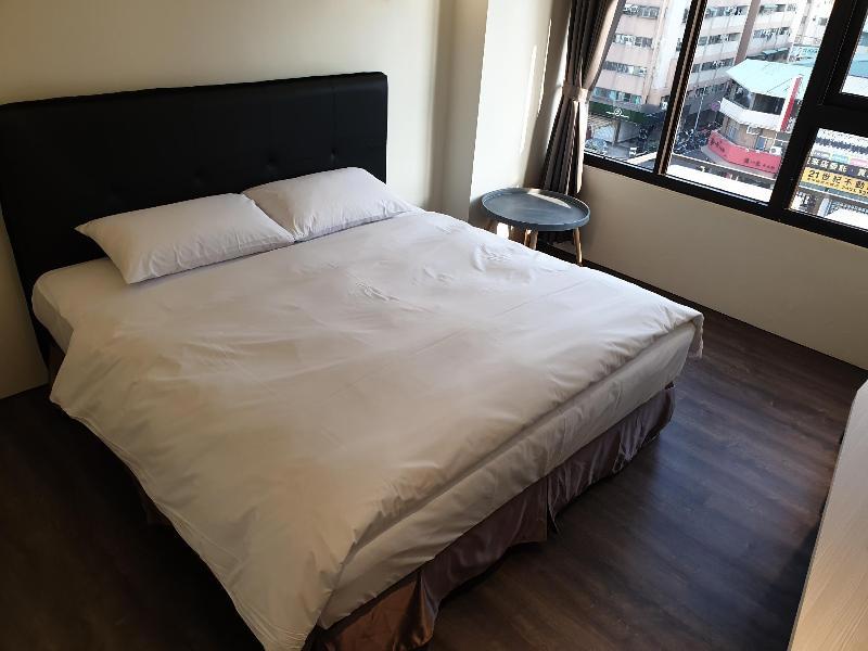 Check Inn Express Taichung Fuxing