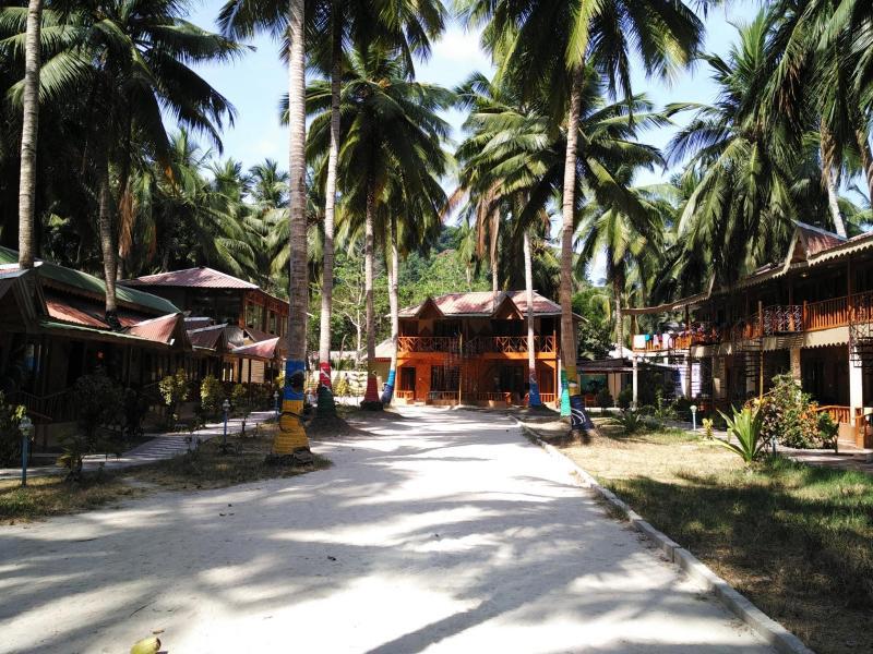 Gold India Beach Resort