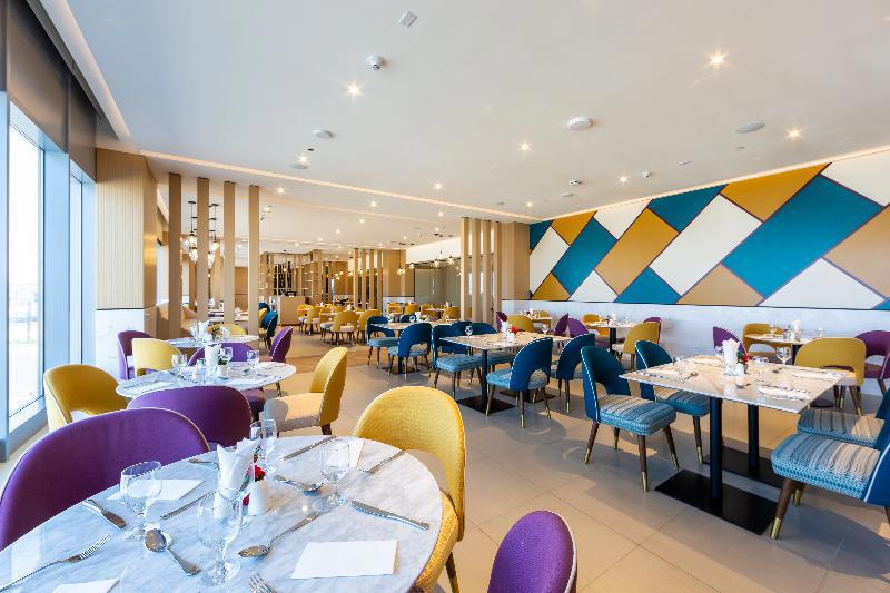 Premier Inn Dubai Dragon Mart