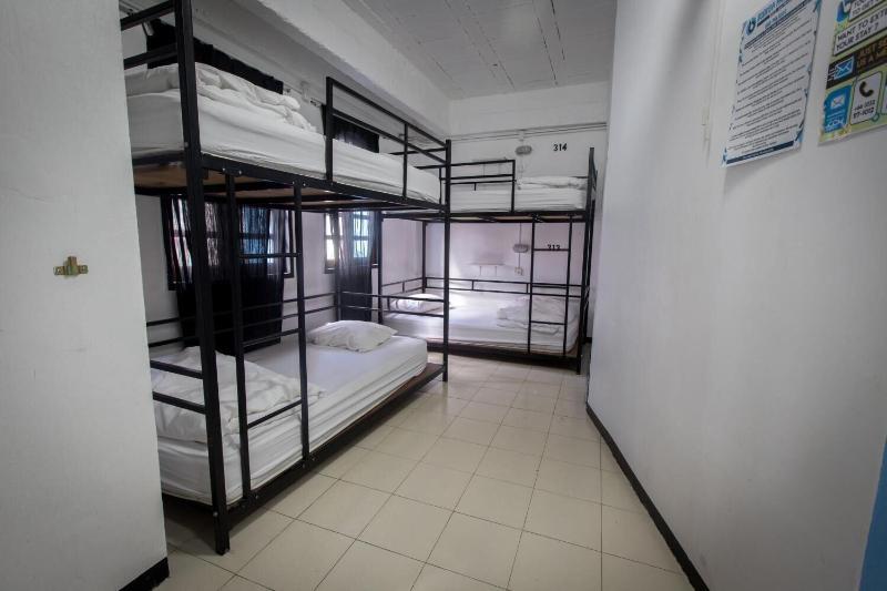 Bodega Bangkok Party Hostel - Adults Only