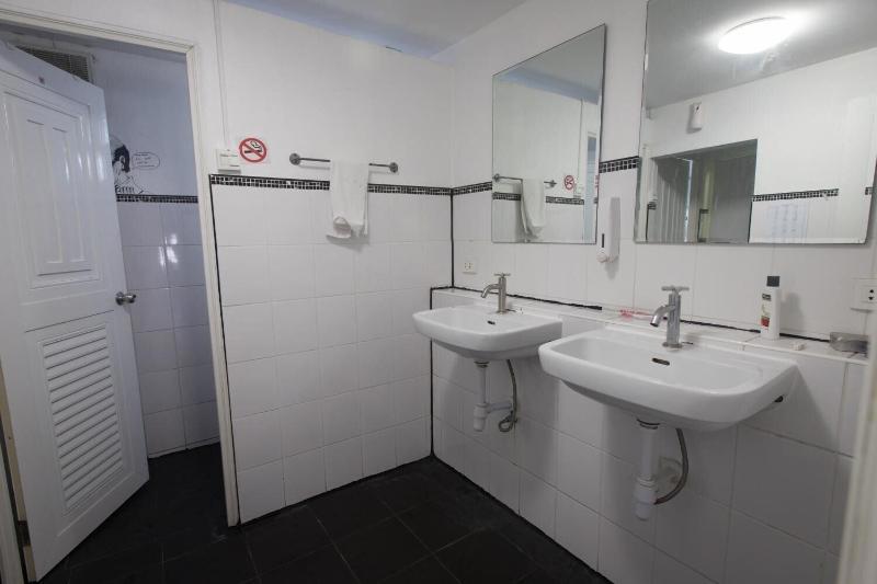 Bodega Bangkok Party Hostel - Adults Only