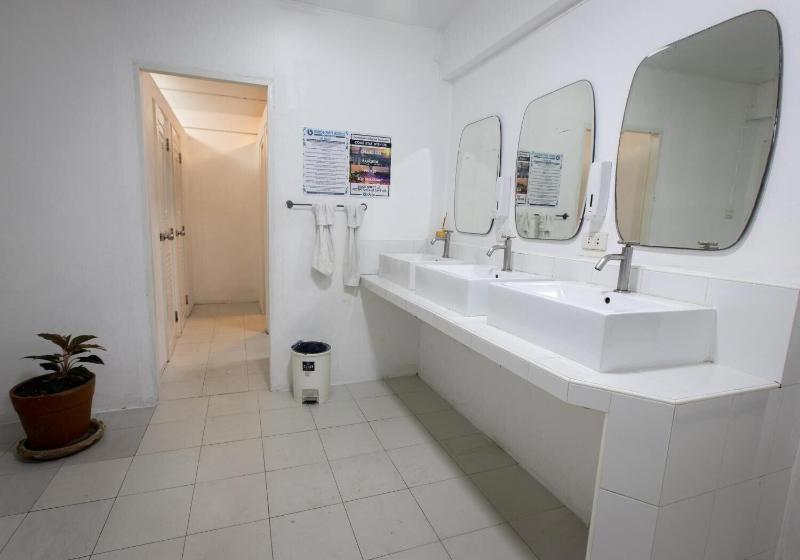 Bodega Bangkok Party Hostel - Adults Only