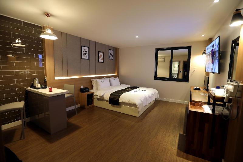 Two Heart Hotel