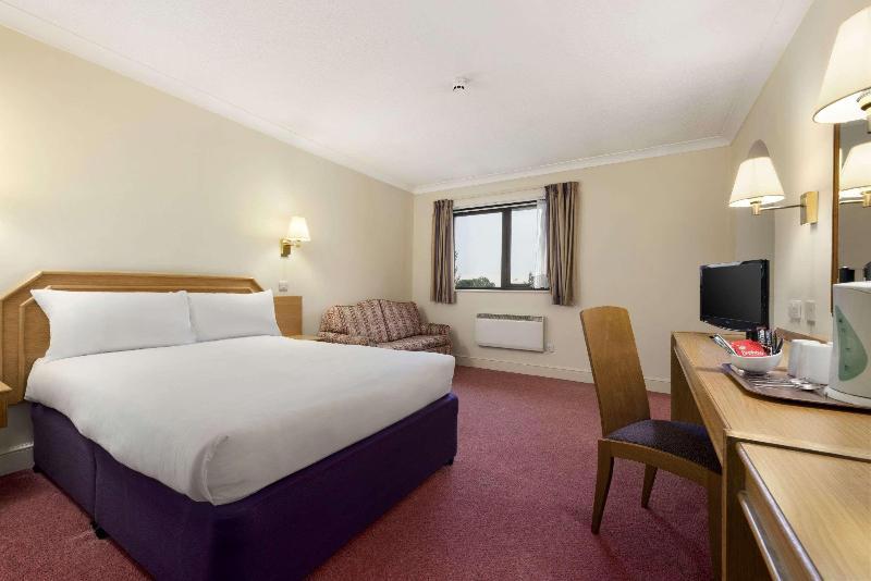 Days Inn By Wyndham Stafford
