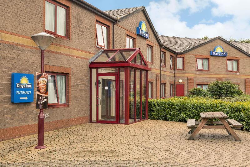 Days Inn By Wyndham Magor