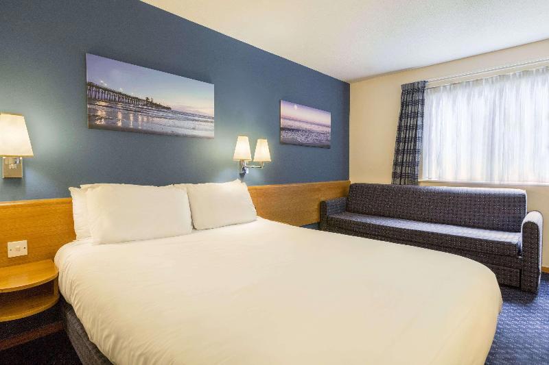 Days Inn By Wyndham Magor