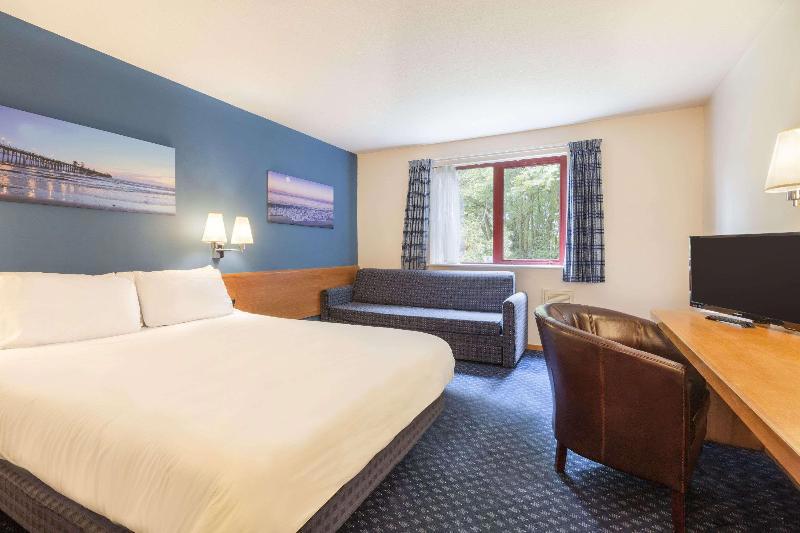 Days Inn By Wyndham Magor