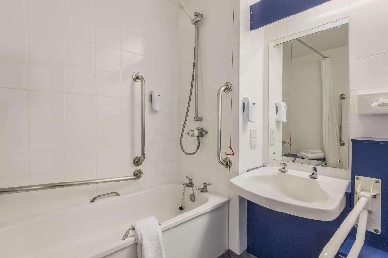 Days Inn By Wyndham Magor