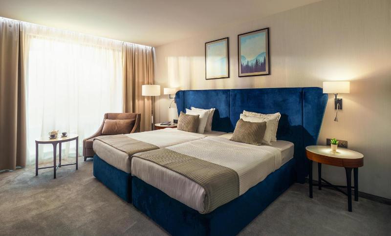 Astor Garden Hotel