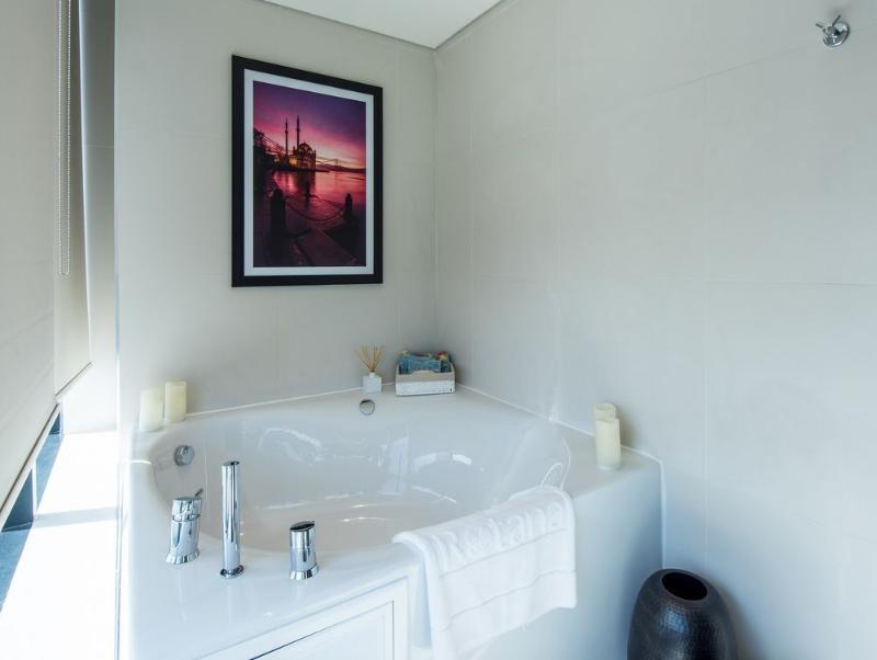Centro Room-City View