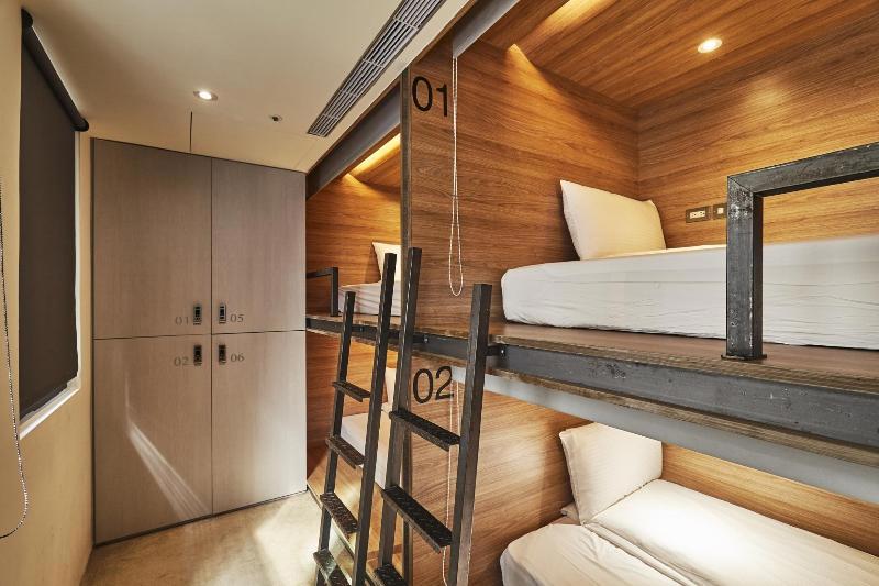 Bouti City Capsule Inn - Hostel