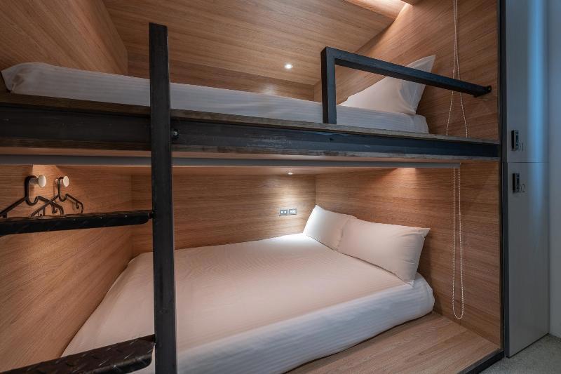 Bouti City Capsule Inn - Hostel