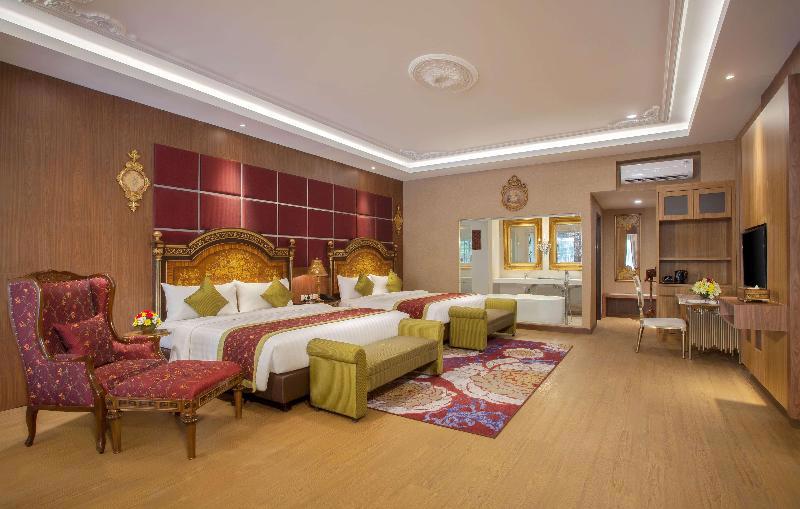 Ramada Suites By Wyndham Solo