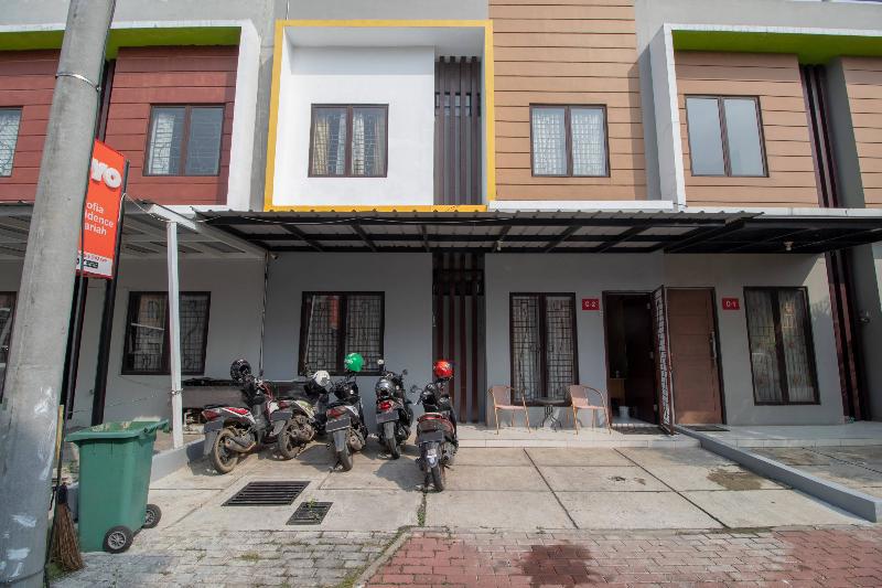 Oyo 3253 Sofia Residence