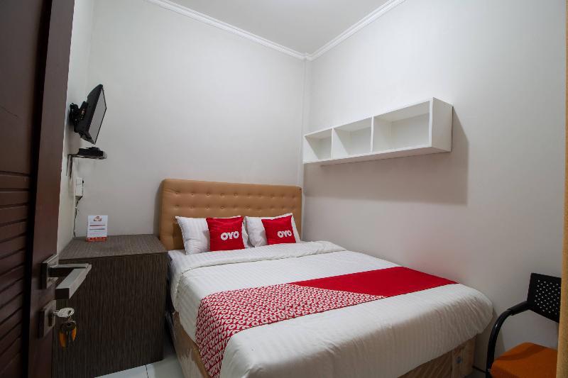 Oyo 3253 Sofia Residence