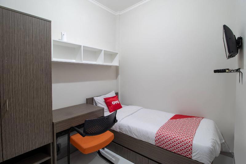 Oyo 3253 Sofia Residence