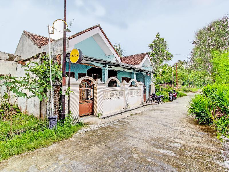 Oyo Life 2546 Griya Widya Syariah