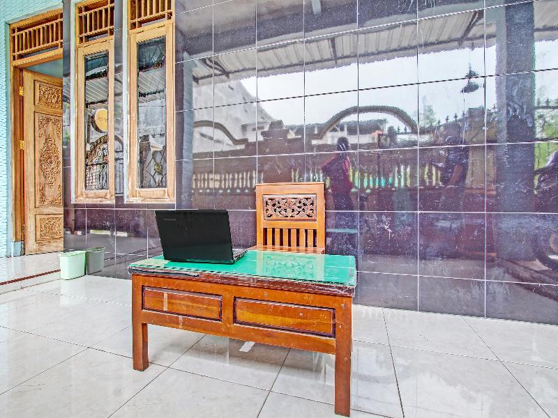 Oyo Life 2546 Griya Widya Syariah
