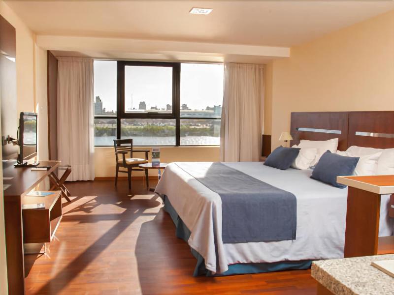 Hotel Puerto Amarras