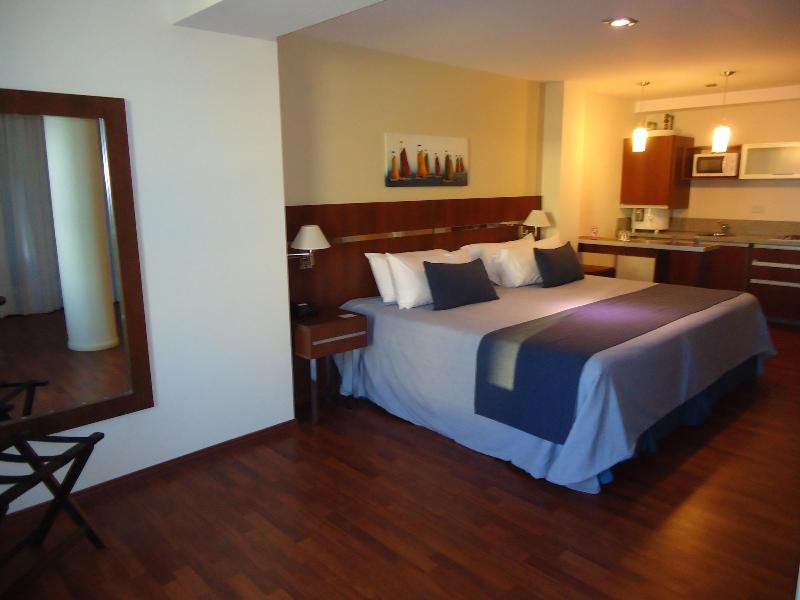 Hotel Puerto Amarras